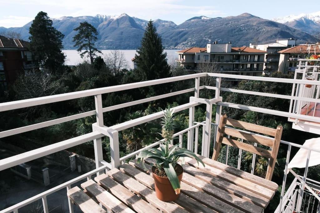 Studio With Lake And Montains Views Free Parking ルイーノ エクステリア 写真